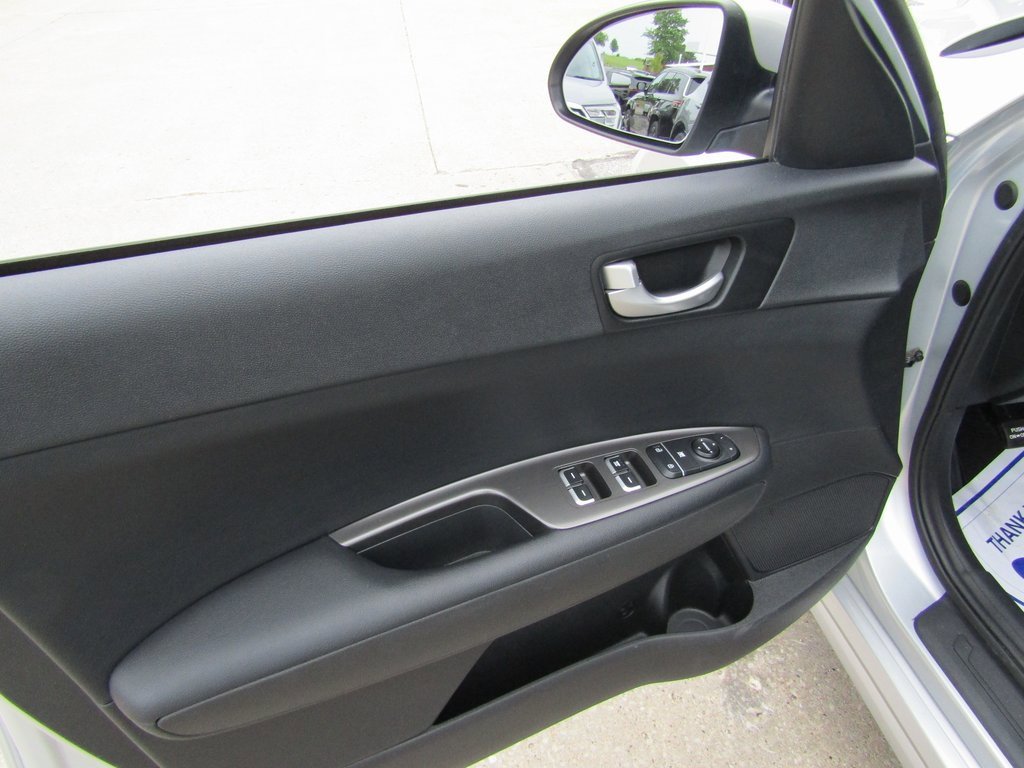 2019 Kia Optima LX photo 15