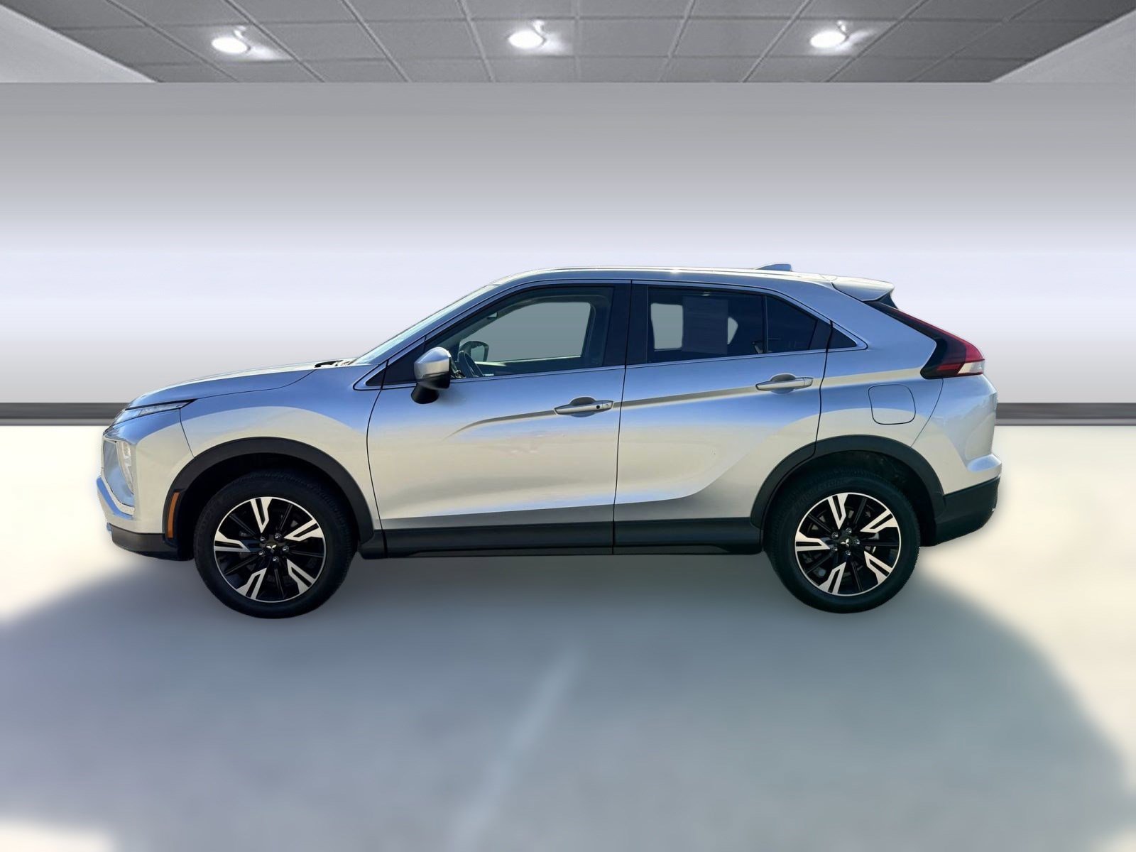 2024 Mitsubishi Eclipse Cross SE photo 2