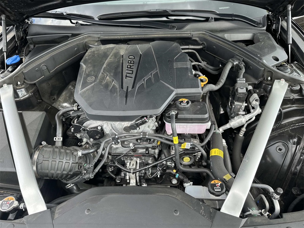 2025 Genesis G70 2.5T photo 12