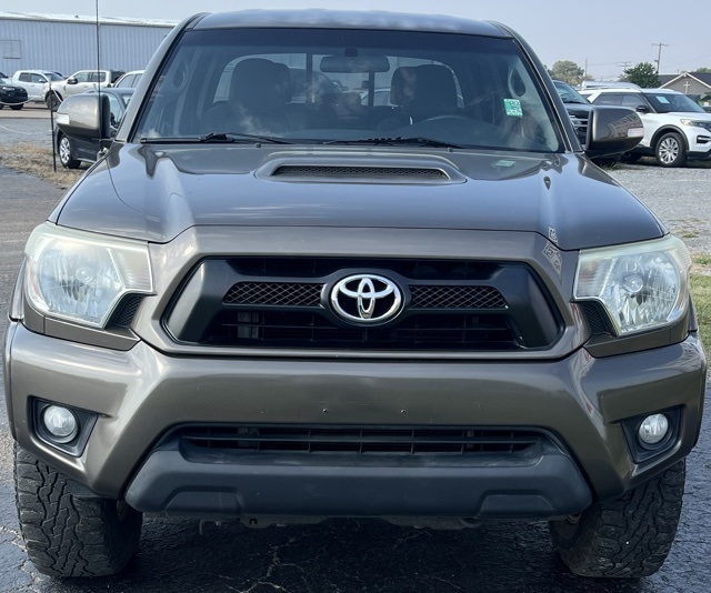 2015 Toyota Tacoma Base photo 2