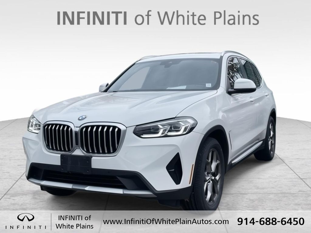 2022 BMW X3 30i's photo