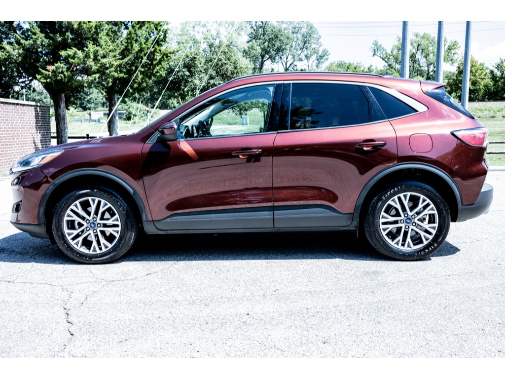 2021 Ford Escape SEL photo 3