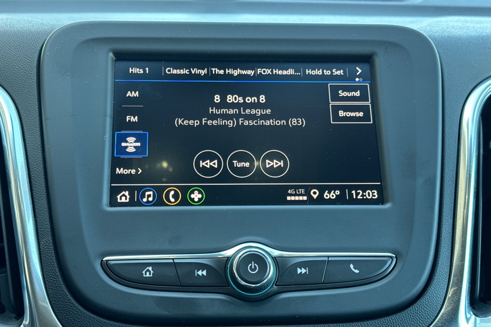 2024 Chevrolet Equinox LT photo 17