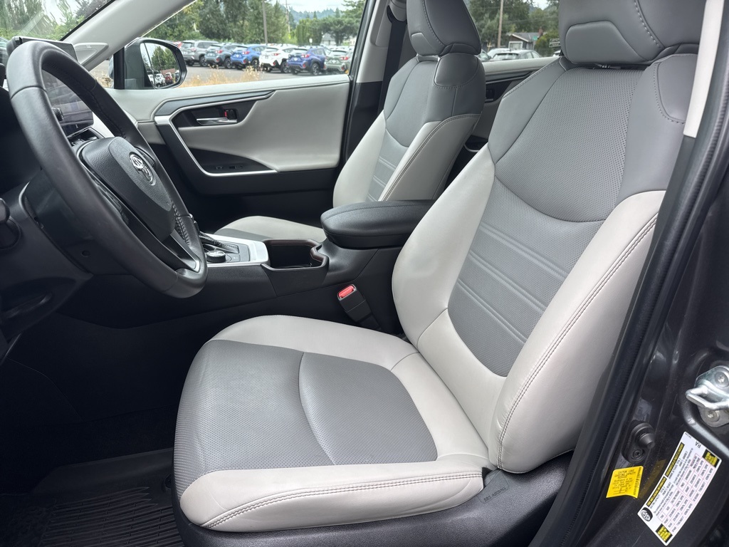 2023 Toyota RAV4 Hybrid Limited photo 9