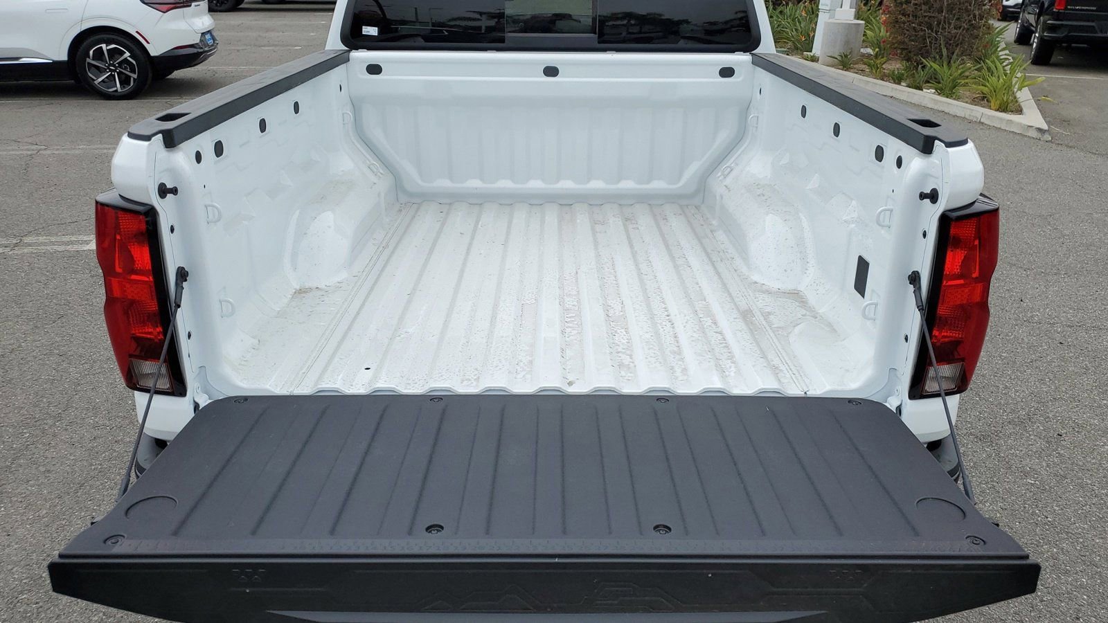 2025 Chevrolet Colorado Work Truck photo 11