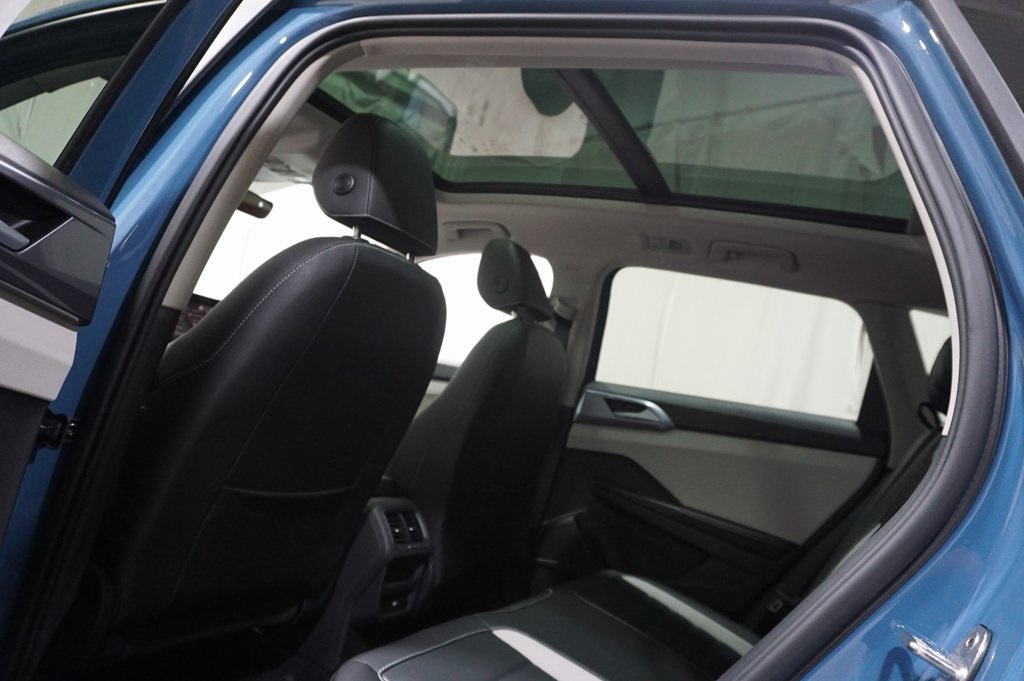 2025 Volkswagen Taos SEL photo 21