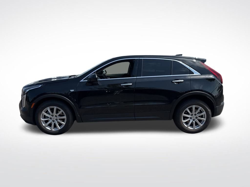 2022 Cadillac XT4 Luxury photo 2