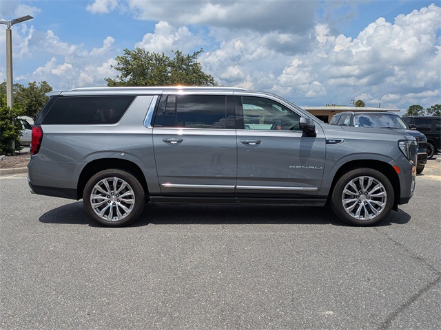 2022 Gmc Yukon XL Denali photo 2