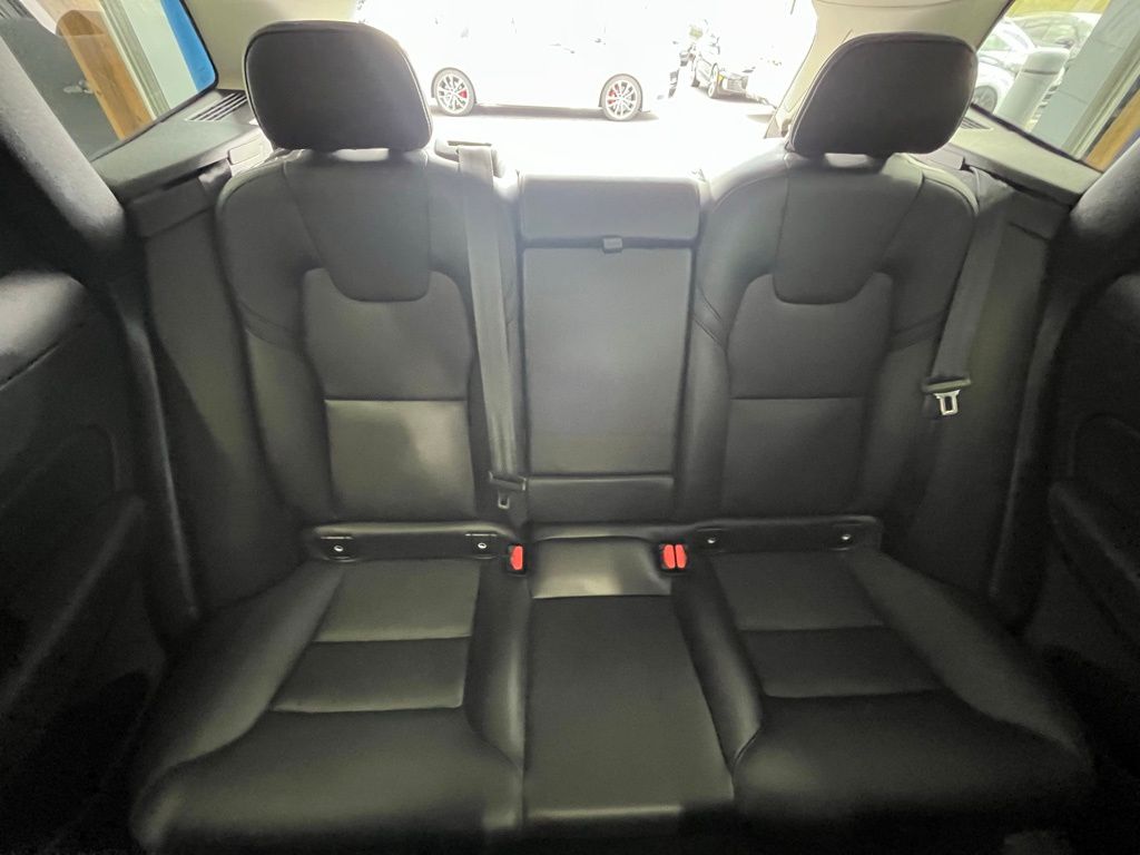 2024 Volvo XC60 B5 Core photo 25