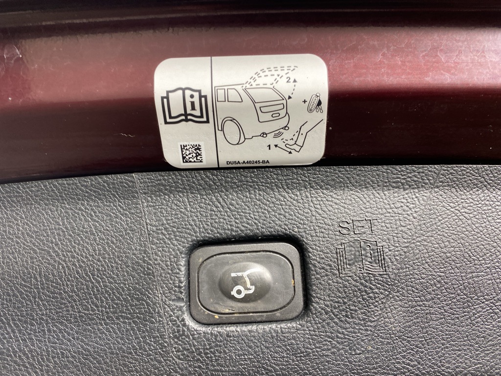2019 Ford Edge SEL photo 6