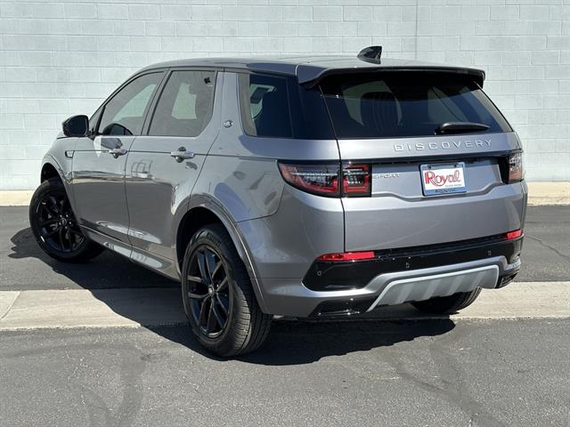 2025 Land Rover Discovery Sport S photo 2
