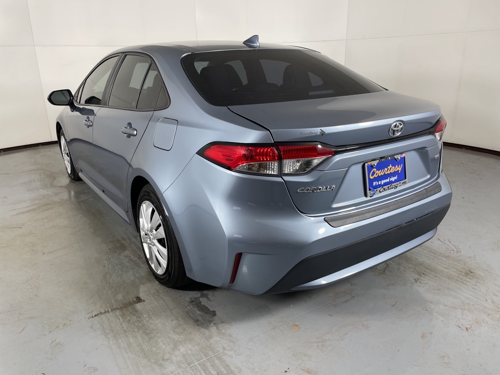 2022 Toyota Corolla LE photo 6