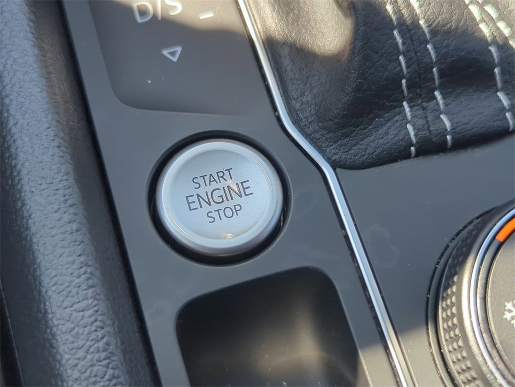 2022 Volkswagen Atlas V6 SEL R-Line photo 13