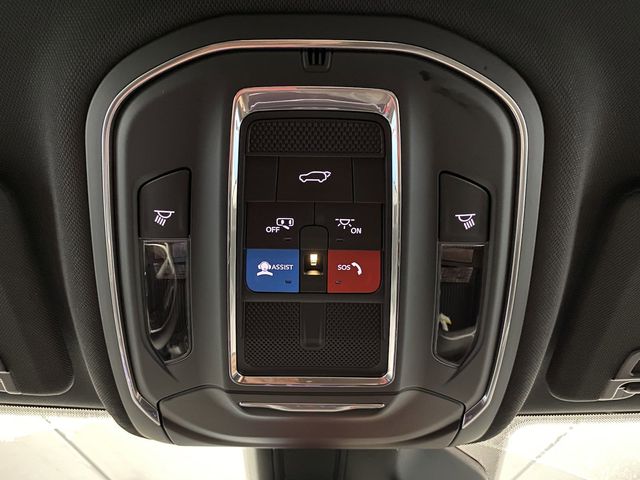 2025 Jeep Grand Cherokee Altitude photo 24
