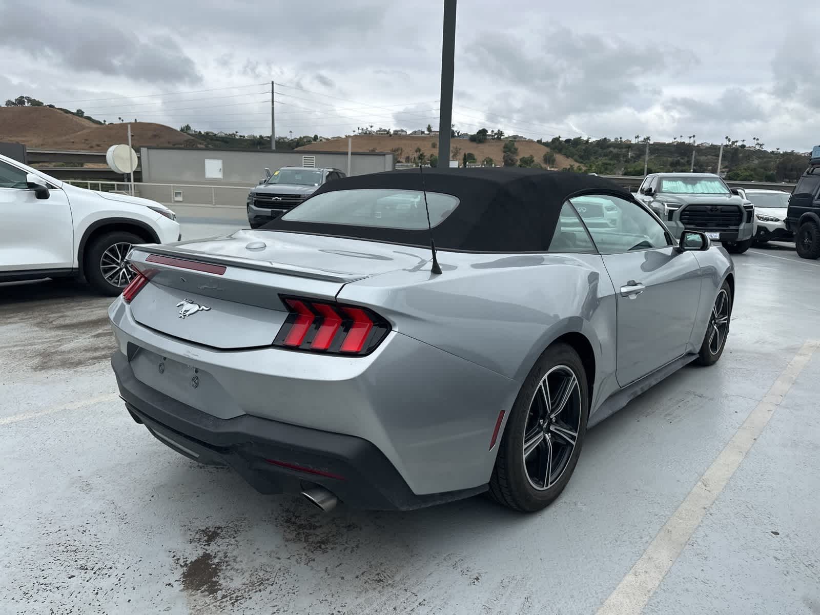 2024 Ford Mustang EcoBoost Premium photo 4