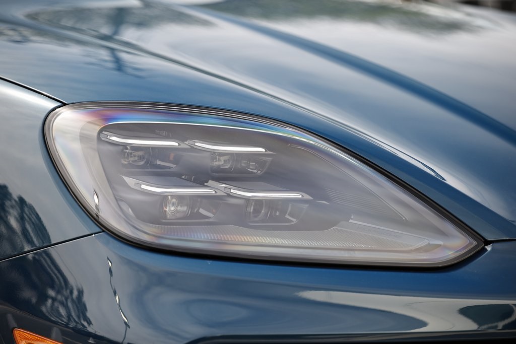 2025 Porsche Cayenne photo 11