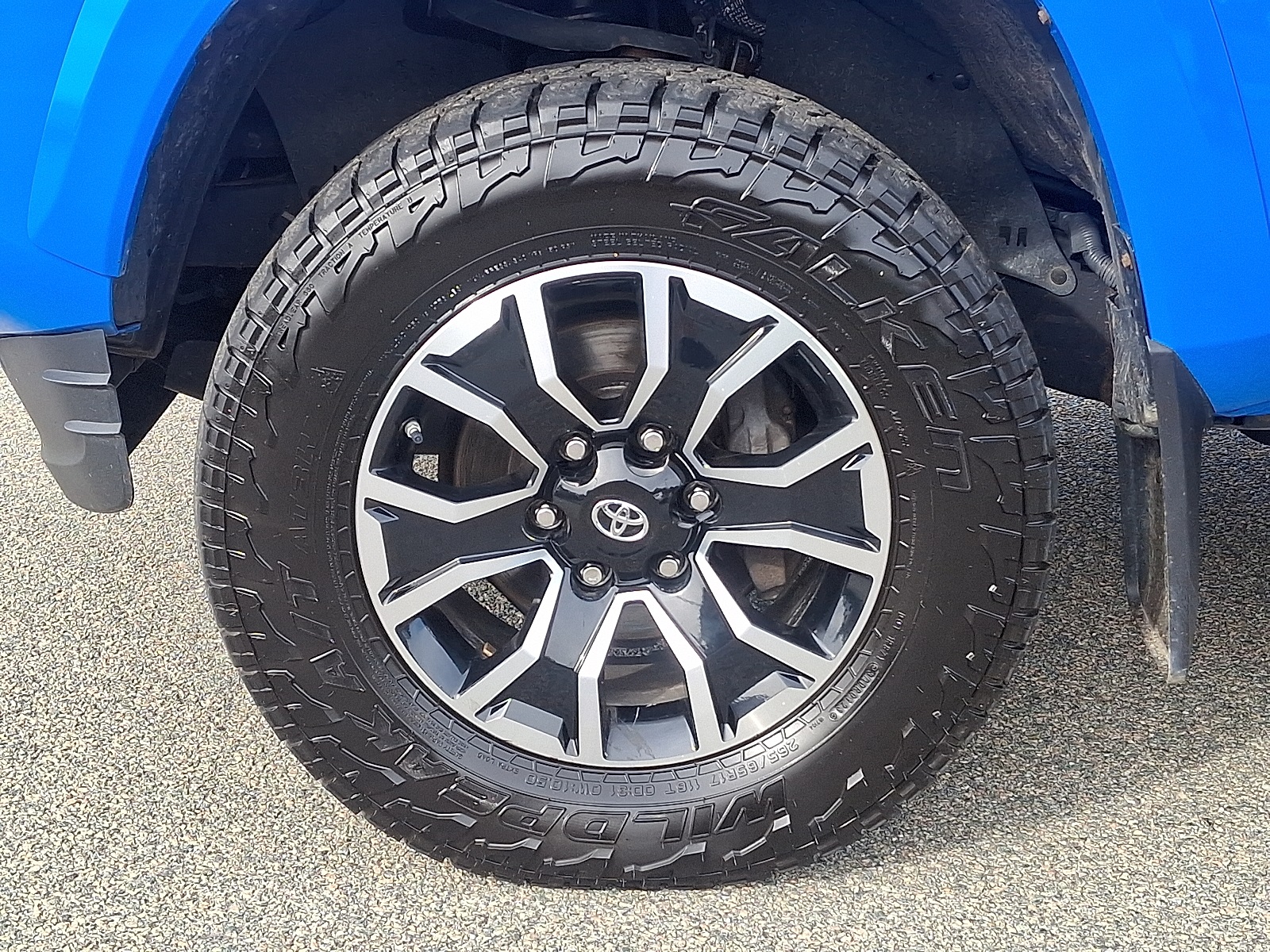 2020 Toyota Tacoma TRD Sport photo 9