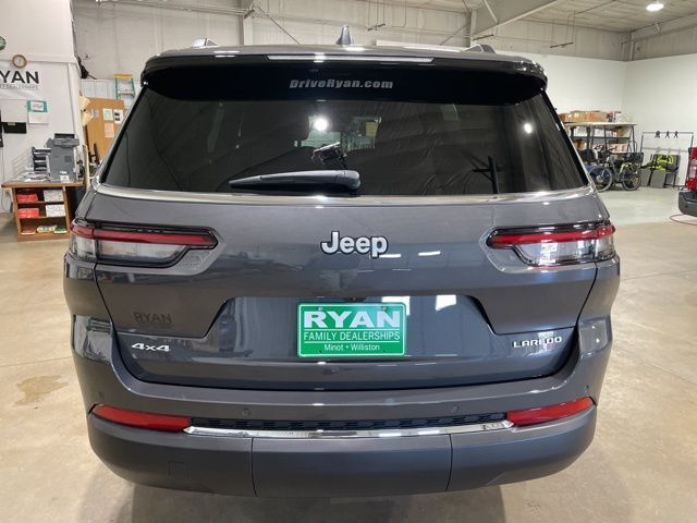 2025 Jeep Grand Cherokee Laredo photo 4