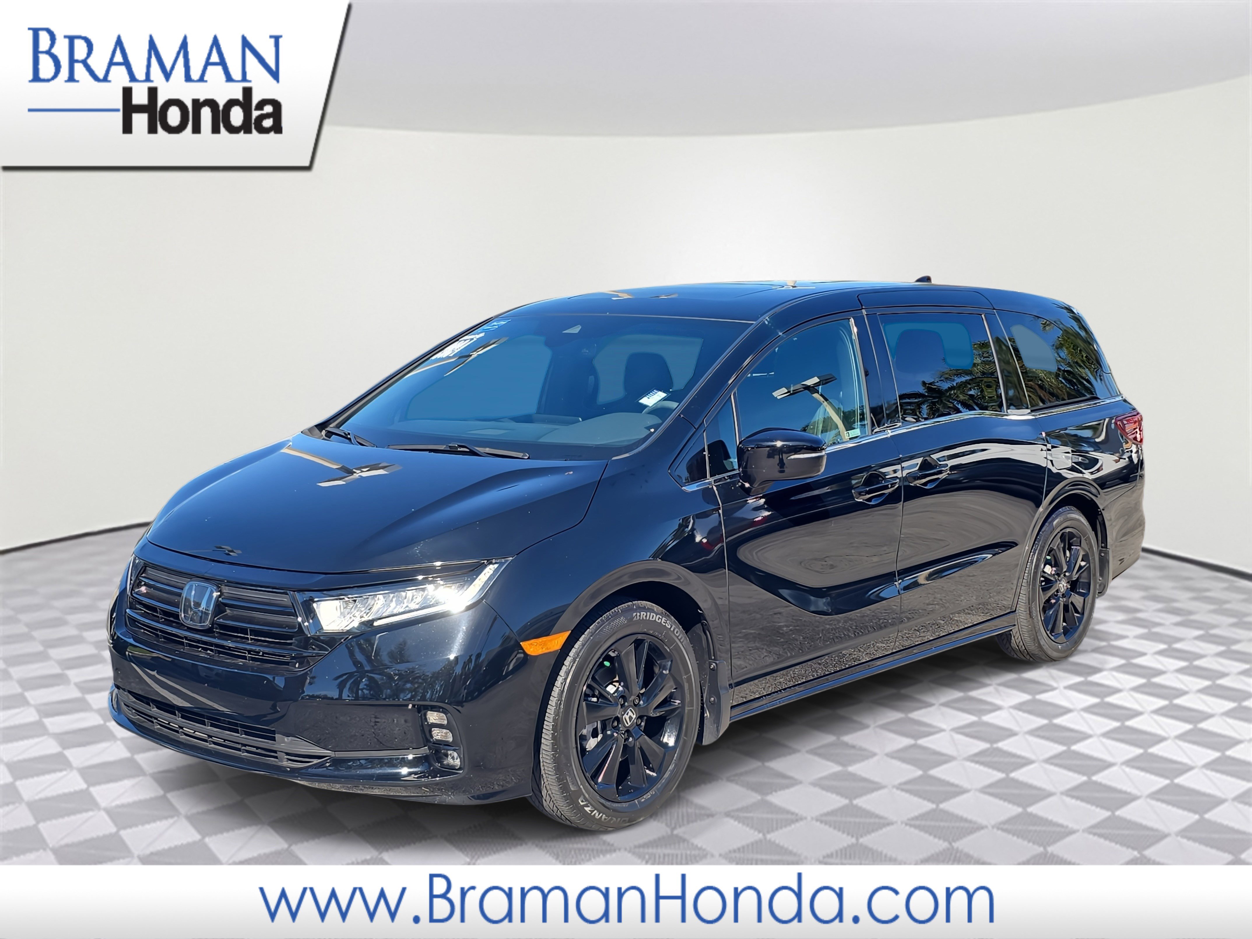 2024 Honda Odyssey SPORT's photo