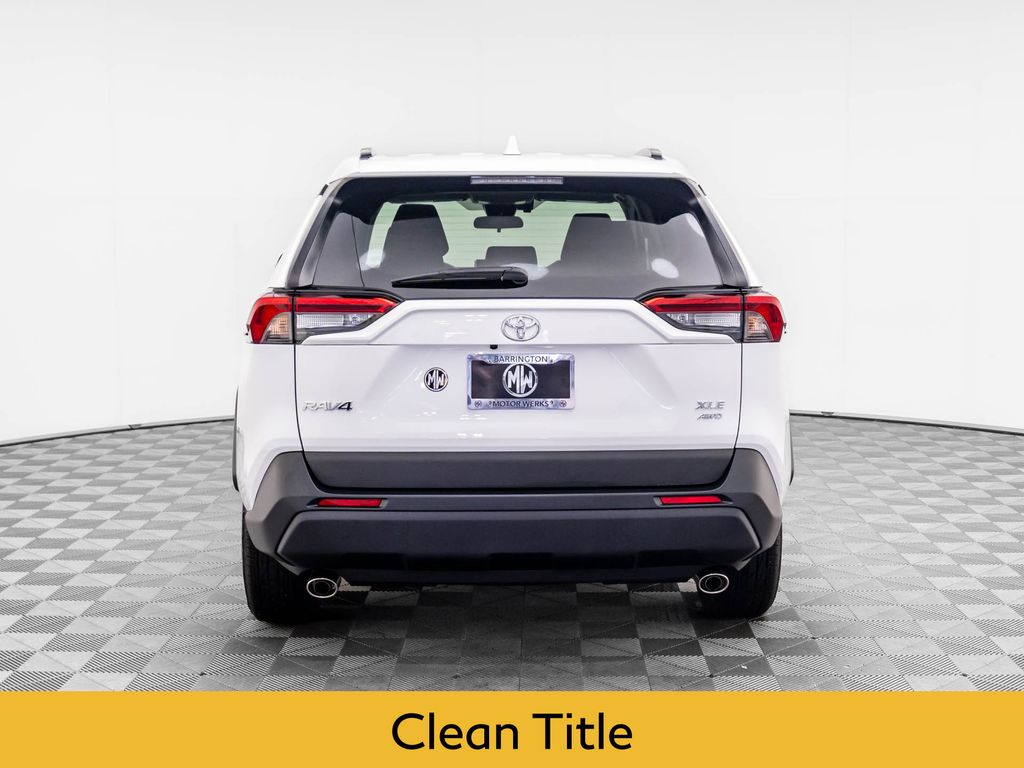 2024 Toyota RAV4 XLE photo 4