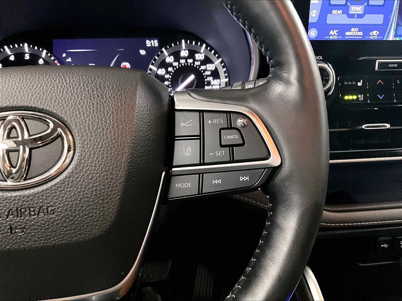 2021 Toyota Highlander Platinum photo 23
