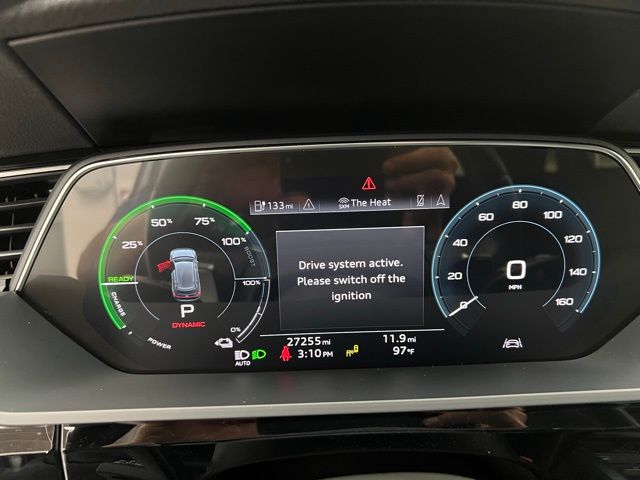 2022 Audi e-tron Premium Plus photo 23