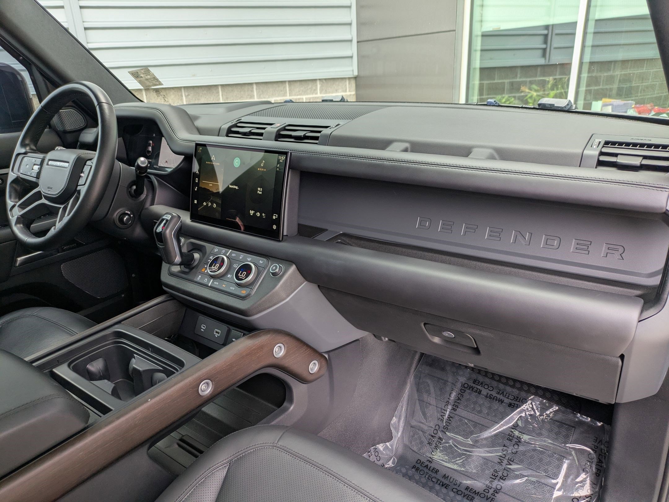 2023 Land Rover Defender 110 X photo 27