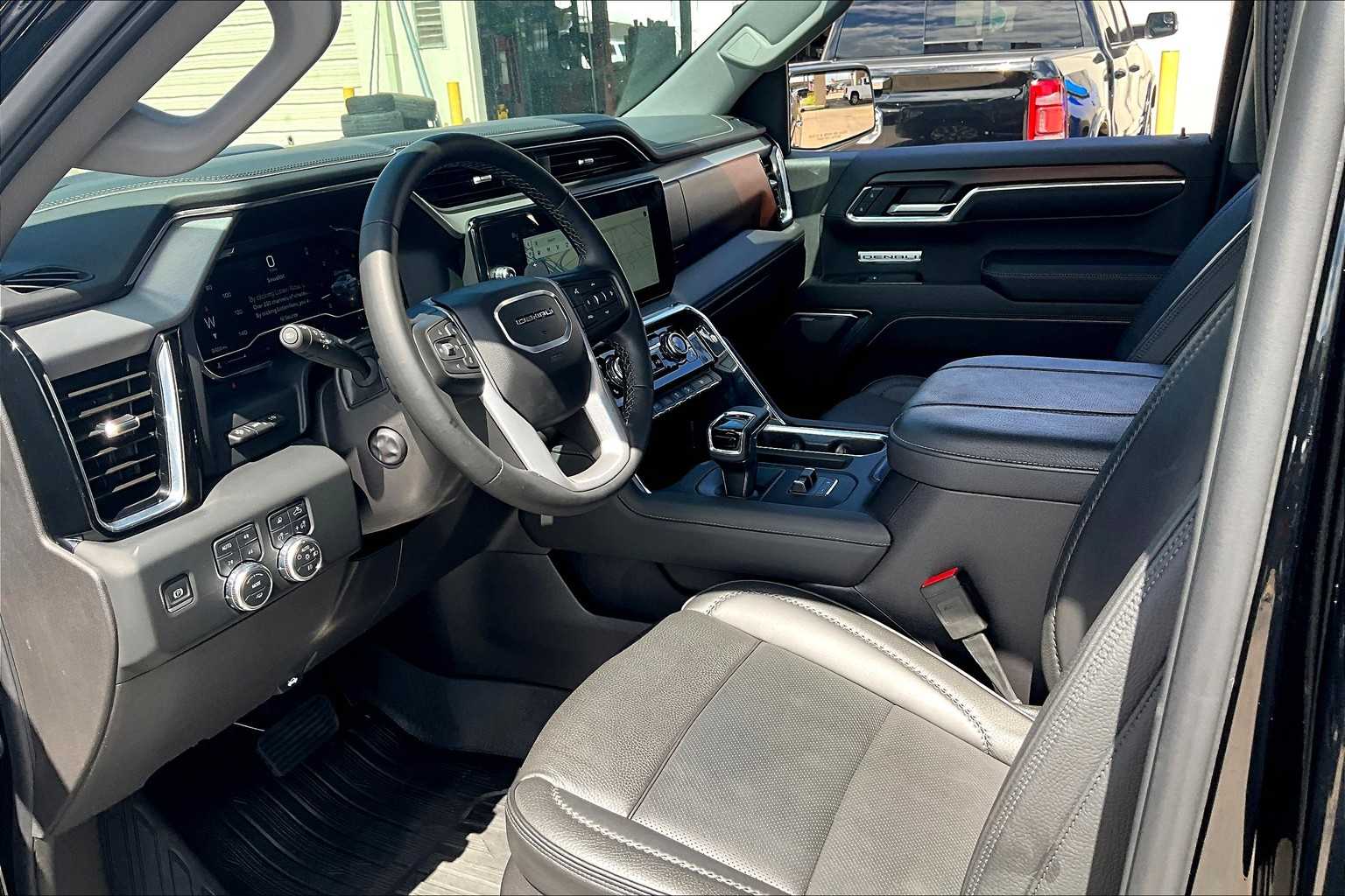 2024 Gmc Sierra Denali photo 16