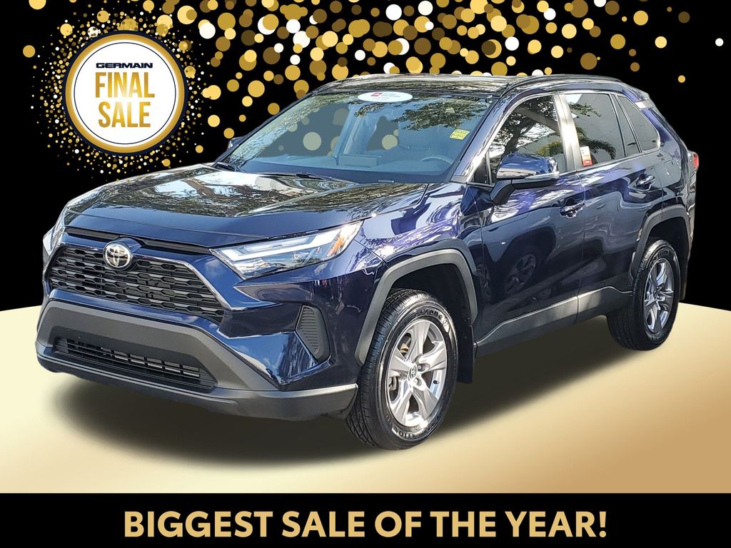 2025 Toyota RAV4 XLE's photo