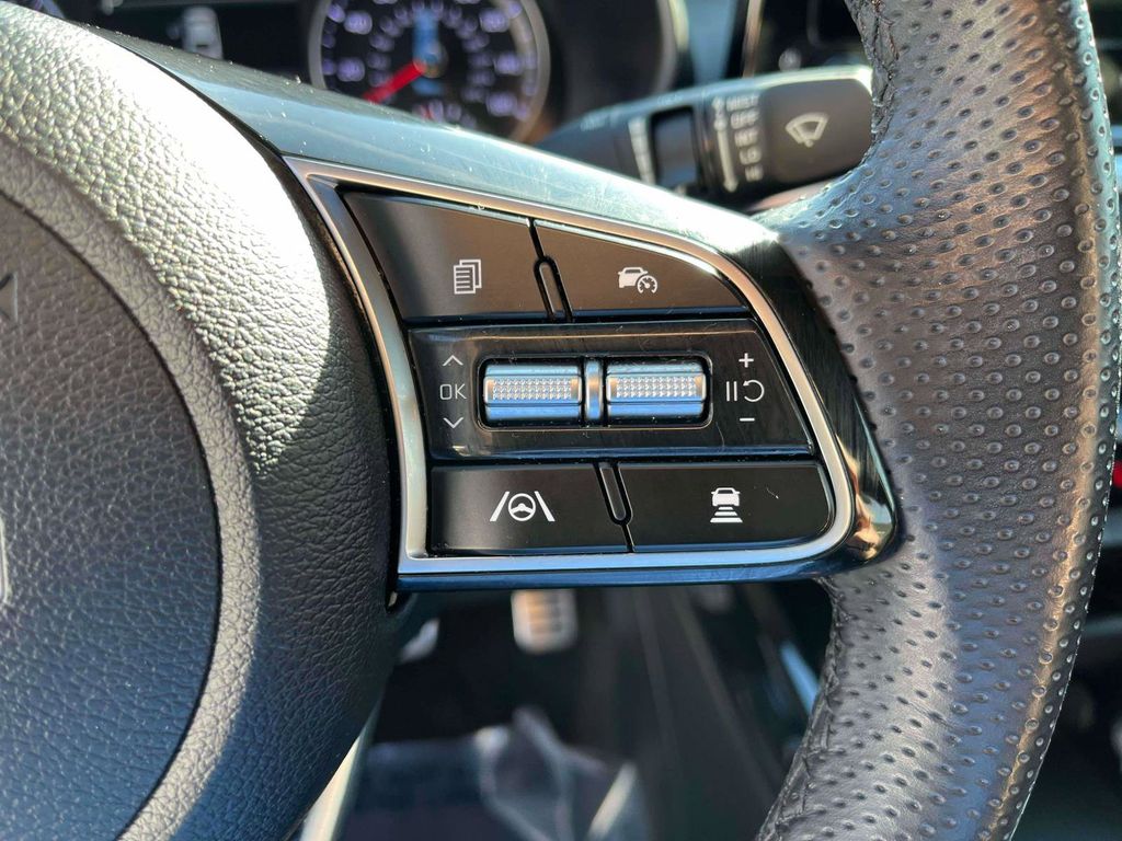 2022 Kia Forte GT-Line photo 16