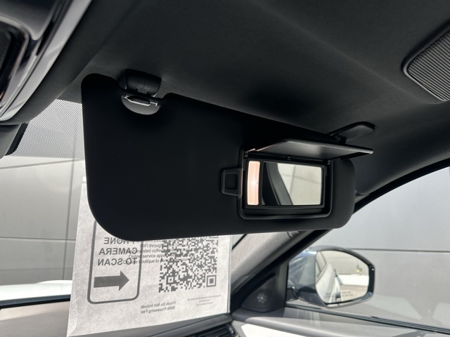 2026 Land Rover Range Rover Velar SE photo 4