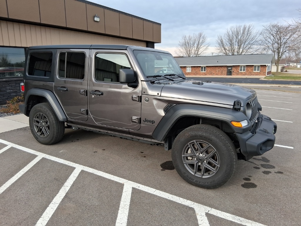 2025 Jeep Wrangler Sport S photo 3