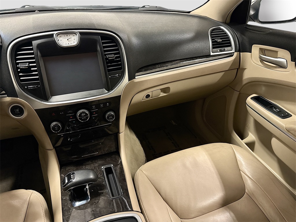 2013 Chrysler 300 Base photo 5