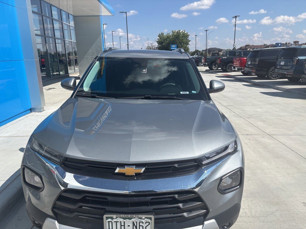 2023 Chevrolet Trailblazer LT photo 2
