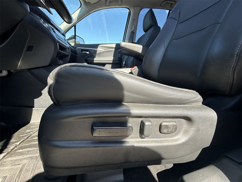 2020 Honda Ridgeline RTL photo 13