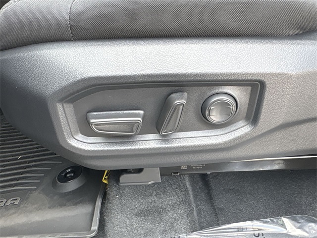 2026 Toyota Tundra SR5 CrewMax photo 11