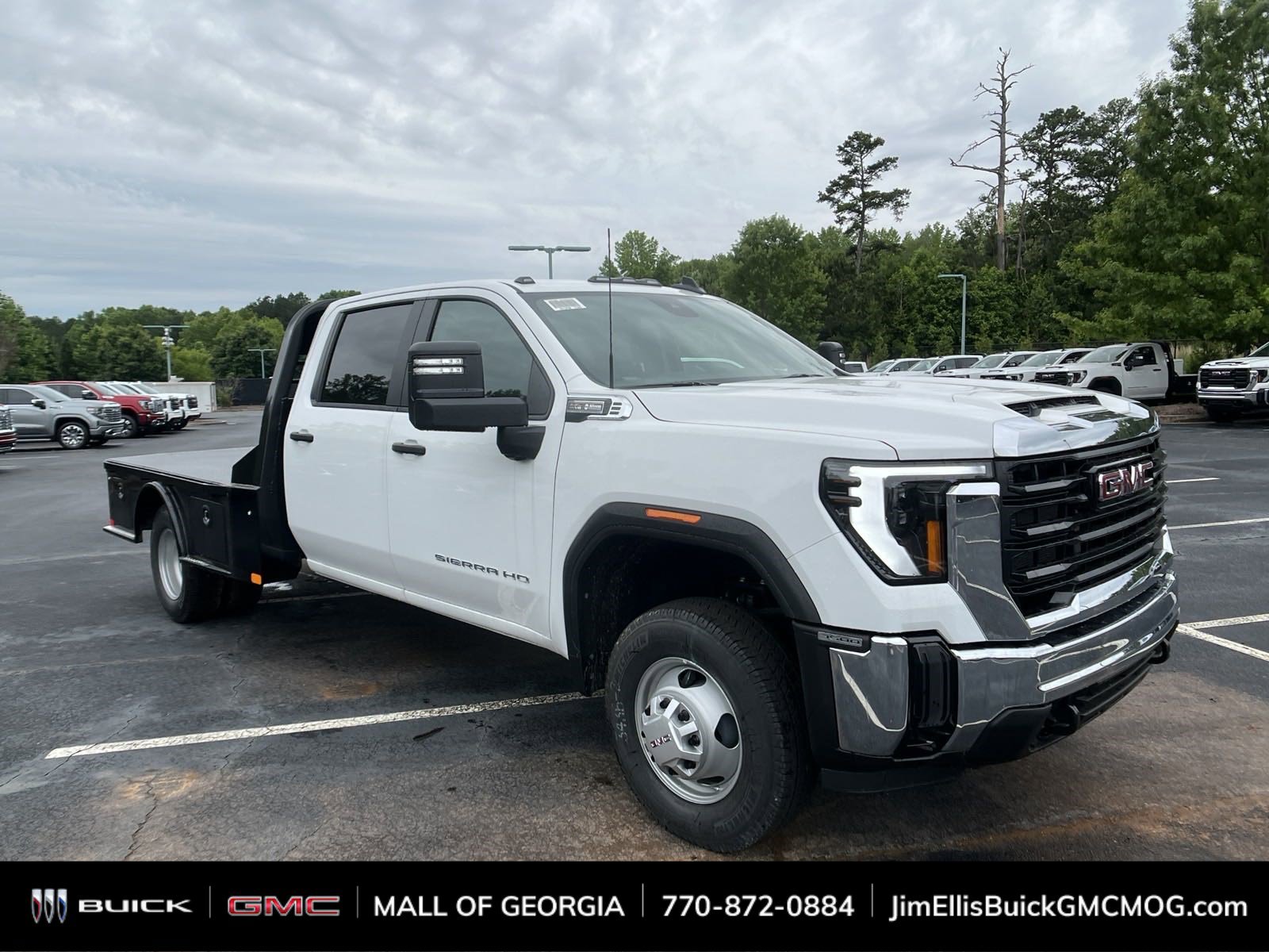 2024 GMC Sierra 3500 Chassis Cab Pro's photo