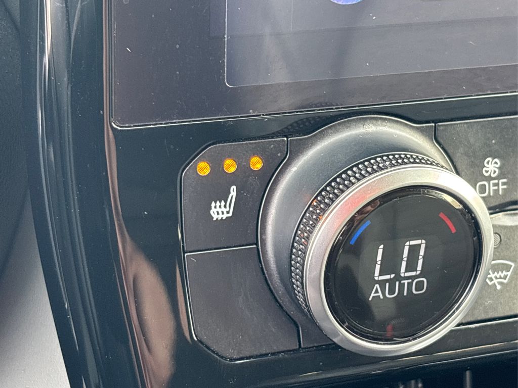 2023 Toyota Highlander L photo 30