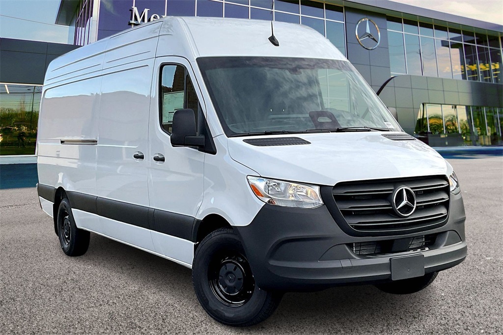 2026 Mercedes-Benz Sprinter Cargo Van Base's photo