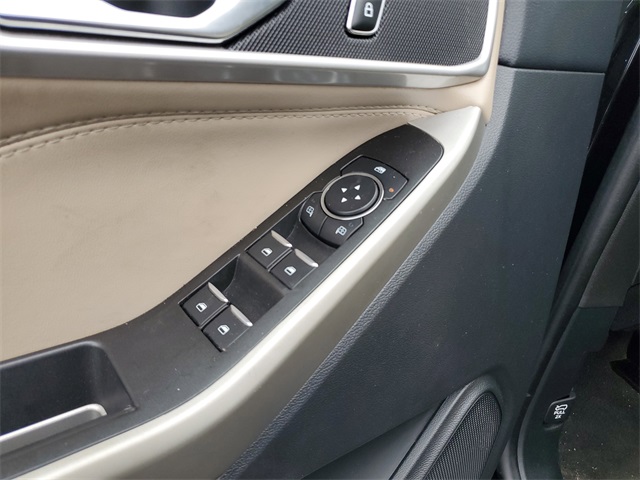 2022 Ford Explorer XLT photo 14