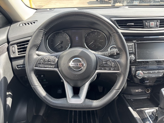 2019 Nissan Rogue SV photo 13
