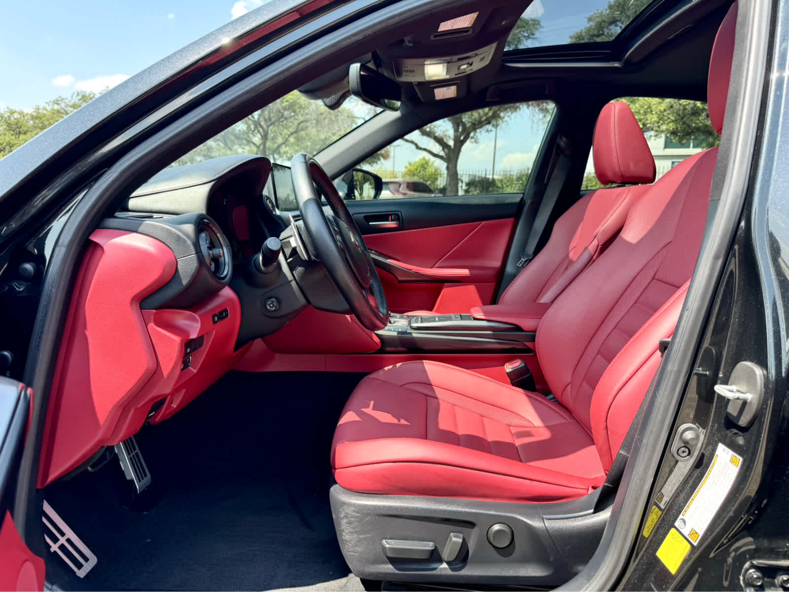 2023 Lexus IS 500 F SPORT photo 12