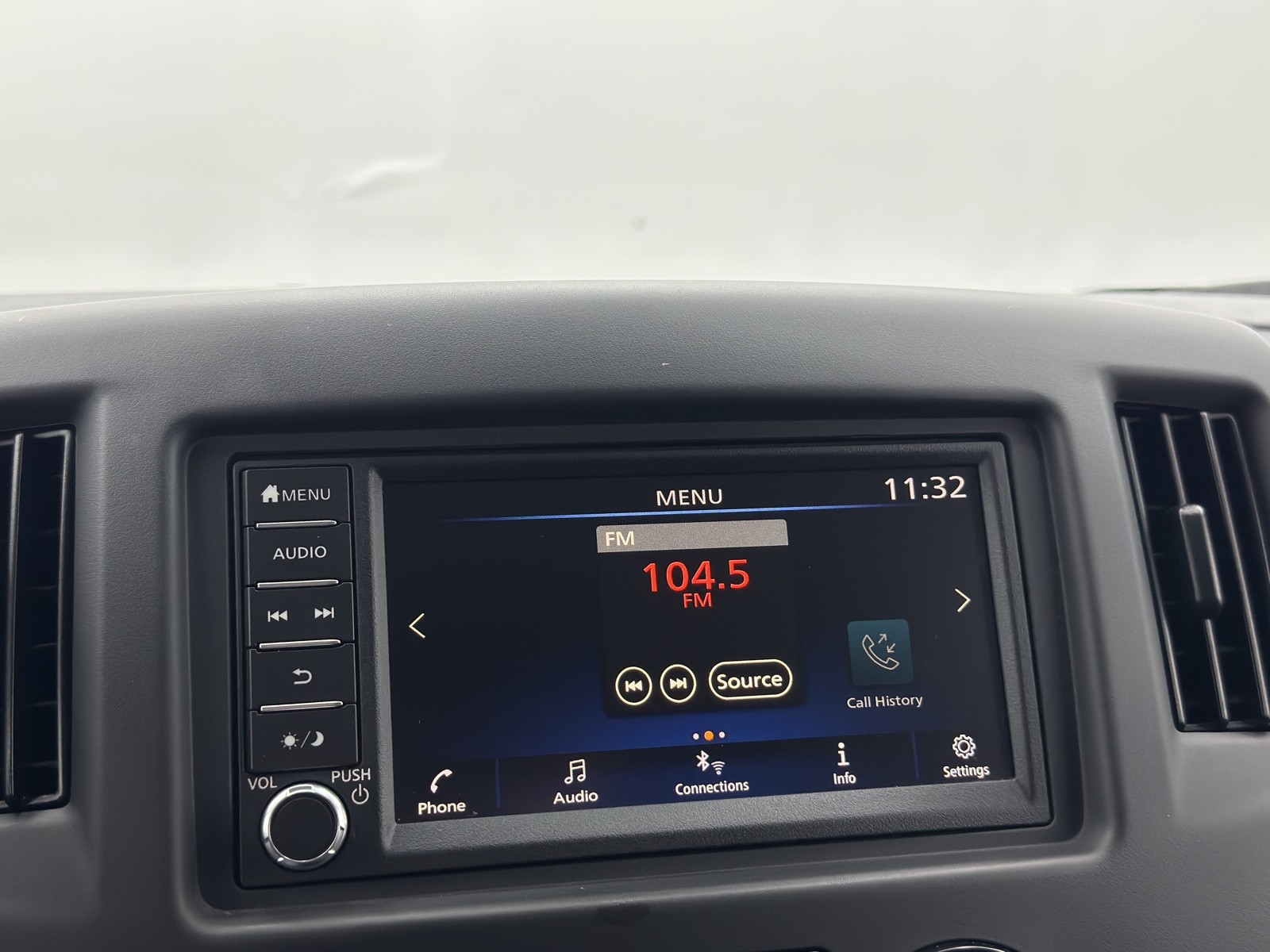 2020 Nissan NV200 SV photo 23