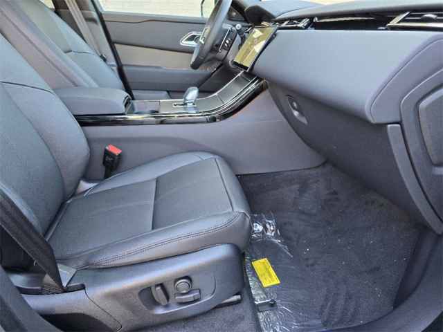 2025 Land Rover Range Rover Velar SE photo 24
