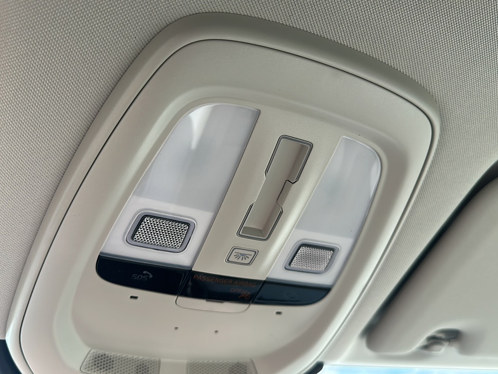 2026 Volvo XC60 T8 photo 16