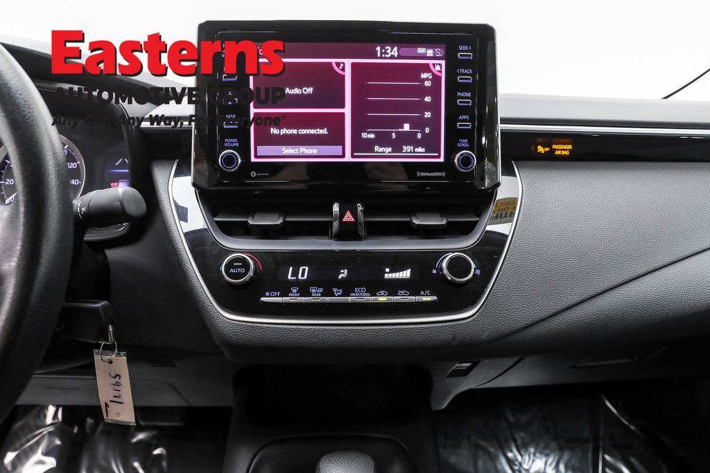 2021 Toyota Corolla LE photo 8