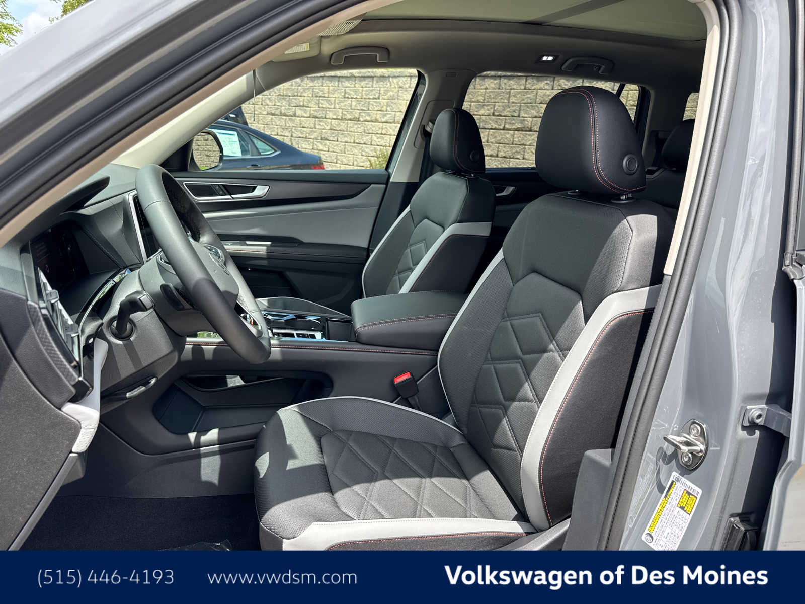 2025 Volkswagen Atlas Peak Edition SE photo 8