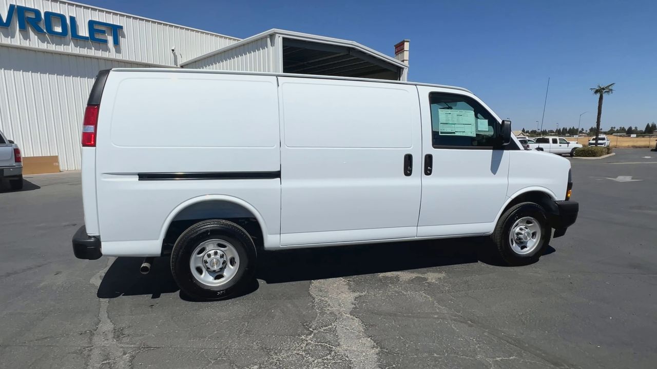 2025 Chevrolet Express Cargo 2500 photo 60