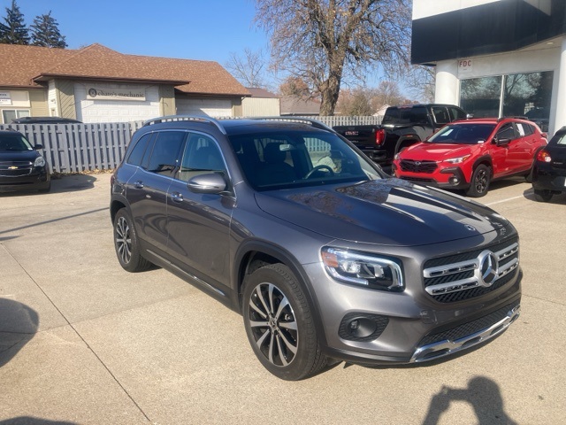 2023 Mercedes Benz GLB 250 4MATIC photo 2