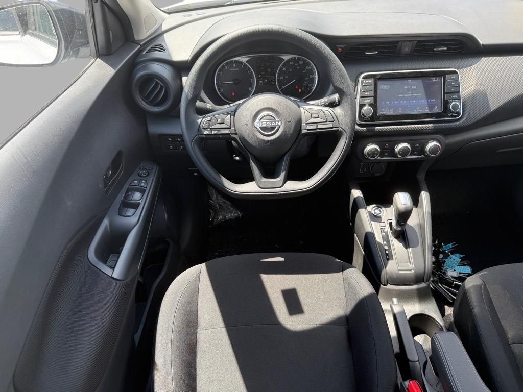 2025 Nissan Kicks Play S photo 4